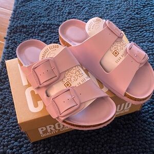 NIB PROJECT CLOUD SANDALS - lavender size 7
